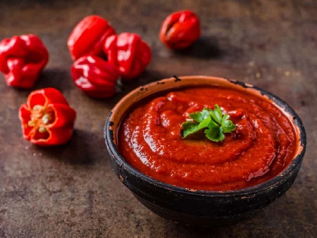 Лют мексикански доматен сос с чесън, магданоз и кориандър - снимка на рецептата